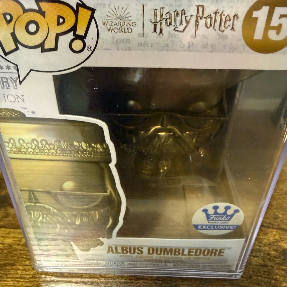 Limited Edition Hogwarts Dumbledore Pop! & Loungefly Bag Bundle - Picture 3 of 5